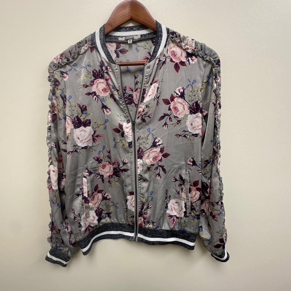 Gimmicks by BKE Grey Floral Ruffle Sleeve Bomber Jacket Small Pink Roses Sporty